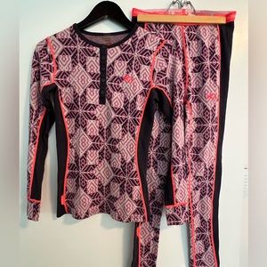 Kari Traa 100% merino wool base layer set, includes both the top and the bottom.
